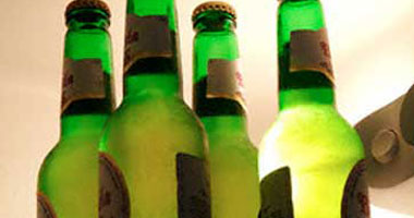 ضبط سيارة نقل محملة بـ1080 زجاجة بيرة للاتجار فيها بدون تصريح بالبحيرة