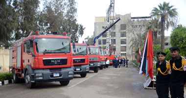 5 سيارات إطفاء تسيطر على حريق مخزن مياه معدنية بشبرا الخيمة