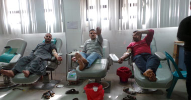 أهالى العريش يتبرعون بالدماء لإنقاذ ضحايا الهجوم الإرهابى