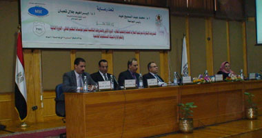 ورشة عمل حول "دعم المشروعات المتميزة" بجامعة أسيوط