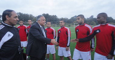 تدريب خفيف لمنتخب الناشئين بالمغرب فى حضور السفير المصرى