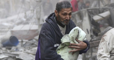 المرصد السورى: براميل متفجرة تقتل وتصيب العشرات فى حلب