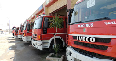 5 سيارات إطفاء تسيطر على حريق بورشة أحذية فى باب الشعرية دون إصابات