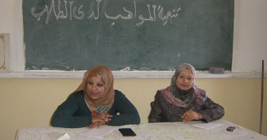 بالصور.. "إعلام الخارجة" يعقد ورشة عمل عن تنمية مواهب تلاميذ المدارس