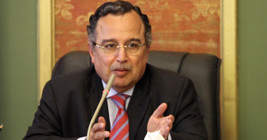 سفير مصر بسلطنة عمان يشيد بالعلاقات بين البلدين