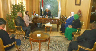 رئيس جامعة المنصورة يستقبل وفدين من تنزانيا والعراق لبحث سبل التعاون