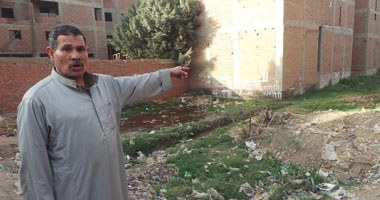 أهالى قرية بالقليوبية يطالبون بإنقاذهم من اختلاط الصرف بمياه الشرب