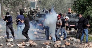 إصابة عشرات الفلسطينيين جراء قمع قوات الاحتلال لمسيرات ضد الاستيطان بالضفة