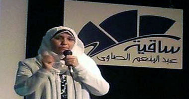 هدى طاهر: احضنوا أولادكم 8 مرات يومياً