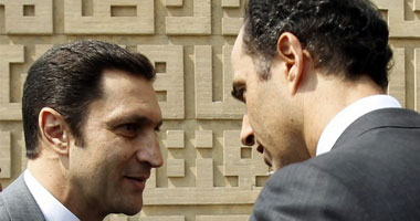 صورة جديدة تجمع جمال وعلاء مبارك مع حازم إمام