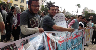 أهالى المنصورة يتظاهرون ضد تعيين اللواء محسن حفظى محافظا للدقهلية