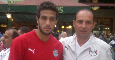 بالصور منتخب الشباب يزور مول مانديلا 