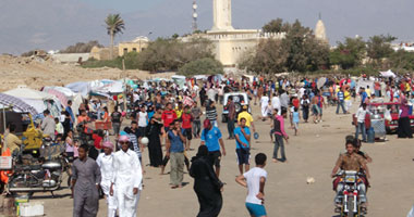 حزب الوفد يوزع 200 شنطة رمضانية بطور سيناء احتفالا بالشهر الكريم