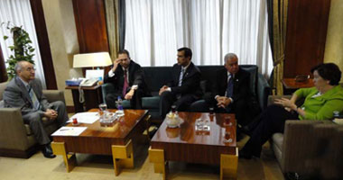 "الصياد" يلتقى "سكوبى" ووفداً من الكونجرس 