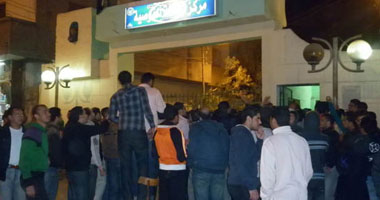 اعتصام أهالى القوصية للمطالبة بالقبض على مجرم