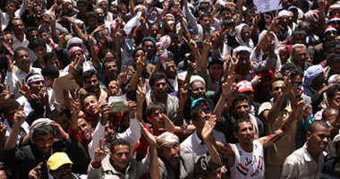 تظاهر يمنيات احتجاجا على دعوة صالح لمنع الاختلاط بين المتظاهرين