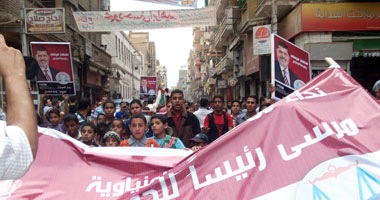 بالفيديو.. المتظاهرون يحتشدون بميدان بالاس بالمنيا للمطالبة بتسليم السلطة