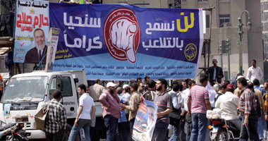توافد أنصار أبو إسماعيل على التحرير فى انتظار قراره بالاعتصام