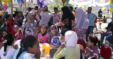 حملة شباب حدائق القبة ترسم البسمة على وجه 200 طفل فى عيد اليتيم