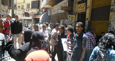 مشادات كلامية بين قوات الأمن ومتظاهرين أمام نيابة عابدين