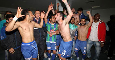 بالصور.. حسام حسن يحتفل بصعود رايز سبور للدورى الممتاز التركى 