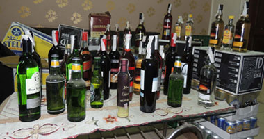 ضبط 725 زجاجة خمر بحوزة متهمين بالمنيا