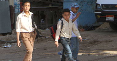 شمال سيناء تتغلب على الأوضاع الأمنية فى أول يوم دراسة.. المعلمون يتجهون للمدارس عبر طرق التفجيرات.. والطلاب يمرون عبر مسالك "العمليات الأمنية".. وتخصيص غرف عمليات للشكاوى وعناصر سرية للتأمين