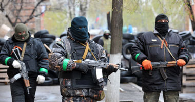 انفصالى أوكرانيا يعلنون استسلام 700 جندى أوكرانى