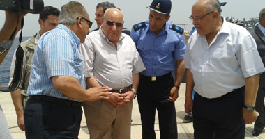 وزير النقل يشدد على إنهاء التطويرات بميناءى سفاجا والغردقة أول يونيو المقبل.. ويصدق على إنشاء قطار فائق السرعة لربط الغردقة بالمدن الأثرية بجنوب الصعيد.. ويعلن إنشاء ميناء فوسفات فى "أبو طرطور"