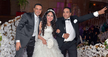 الفنان محمد رجب يحتفل بزفاف ابنة شقيقته "هايدى" على "محمد"