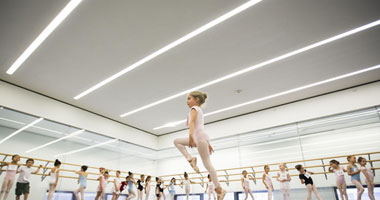 بالصور.. تعرف على نجمات المستقبل فى رقص البالية.. 600 طفلة تجرى اختبارات القبول بمدرسة "البالية الأمريكية" فى نيويورك لاختيار 120 راقصة 