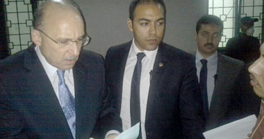 وزير الصحة يزور مصاب كورونا للمرة الثانية وسيدة مشتبه فى إصابتها
