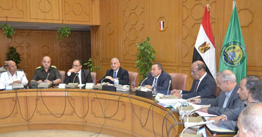 محافظ الإسماعيلية يعلن تثبيت 1237 عاملا مؤقتا اعتبارا من إبريل