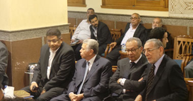 بالصور.. حمدى والمعلم ووزير التعليم السابق فى عزاء إبراهيم صالح 