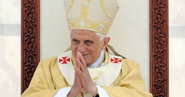 سكرتير بابا الفاتيكان الراحل بنديكت السادس عشر: حاولت إثناءه عن الاستقالة