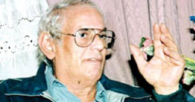 وفاة الشاعر محمد حمزة إثر إصابته بجلطة فى المخ