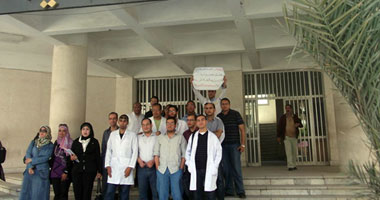 إضراب أطباء بورسعيد يصيب المستشفيات الحكومية بالشلل