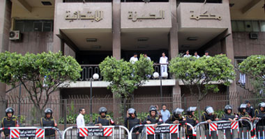 أعضاء حزب النور يصلون محكمة الجيزة لتقديم أوراق ترشح قائمة الصعيد