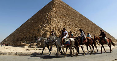  فريق شبابى يقدم خطة متكاملة لتنشيط السياحة المصرية