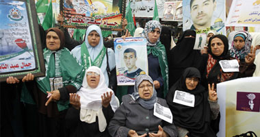 وقفة أمام سفارة فلسطين بالجزائر تضامنا مع الأسرى الفلسطينيين المضربين