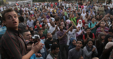 فزع يصيب متظاهرى الدفاع بعد تردد أنباء عن فض الاعتصام بالقوة