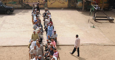 "مؤشر الديمقراطية" يصدر تقريرا حول الاستفتاء.. ويؤكد: التنظيم جيد.. والنساء الأكثر مشاركة.. ويرصد انخفاض الإقبال بالصعيد والمحافظات الحدودية.. وارتفاع نسبة التصويت بـ6% عن الوثيقة الدستورية السابقة