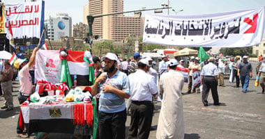 الجارديان: نجاح الإخوان فى جذب محتجين فى مليونية "النهاية" يؤثر على الحملات الانتخابية