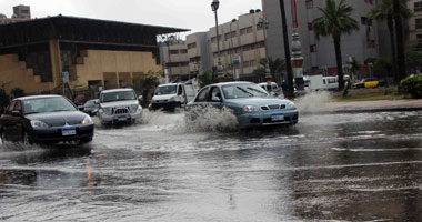 شلل مرورى بشوارع السويس بسبب سقوط الأمطار الغزيرة