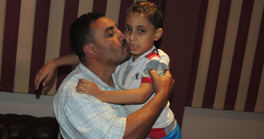 والد المخطوف: طاوعت الجناة لدفع 50 ألف جنيه خوفاً على حياة ابنى