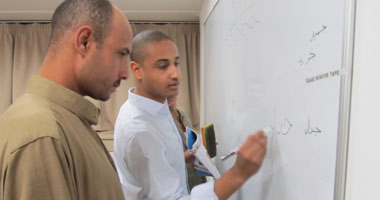 طلاب الجامعة الأمريكية يطلقون مشروع "لمصر" لمحاربة الأمية