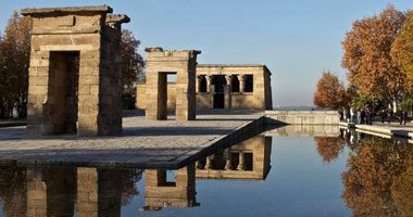 بالصور.. صحيفة إسبانية ترصد رحلة نقل معبد "ديبود" الفرعونى لمدريد 