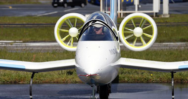 علماء روس يختبرون أول محركات متطورة استعدادا لإطلاق طائرات كهربائية