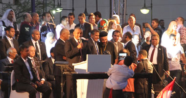 وقفة بميدان كونكورد بباريس دعما للمرشح عبدالفتاح السيسي