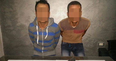 القبض على شقيقين وبحوزتهما 200 جرام هيروين وطبنجة بالعبور